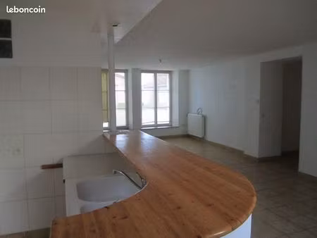 bel appartement f4/f5 de 110 m² (aménagé handi