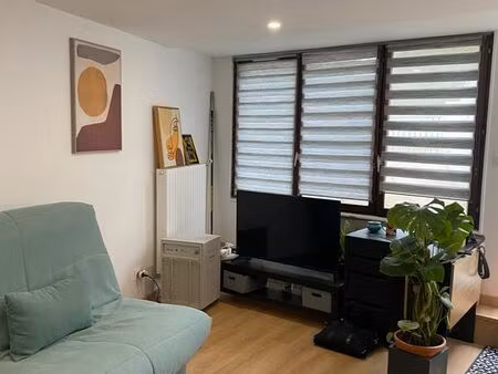 grand studio meublé