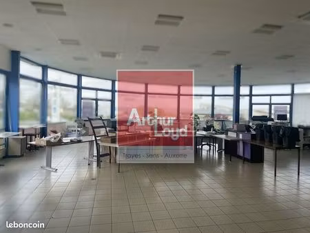 bureaux 1323 m² auxerre