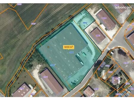 local 4600 m² appoigny