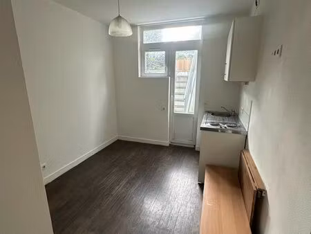 studette avec terrasse et jardin