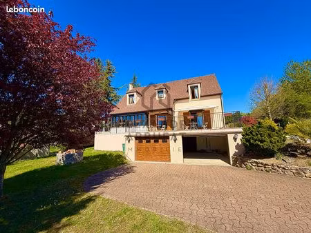 maison 7 pièces 145 m²