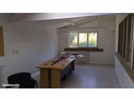 entrepôt 52 m² bievres
