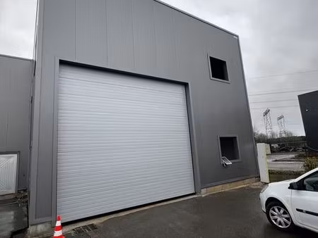 local 208 m² guibeville