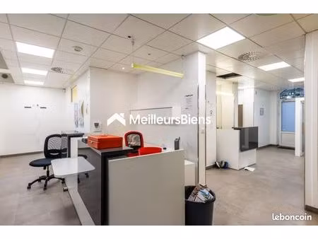 local commercial 228 m²