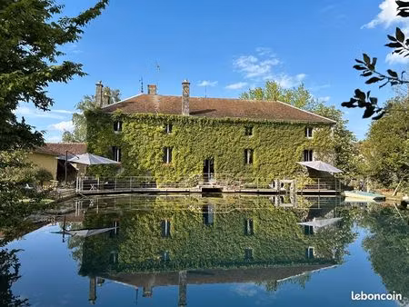 moulin 8 pièces 265 m²