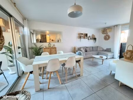 t4 de 80m2 en rez de jardin 100m2 le pradet