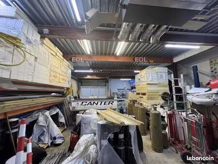 local d'activité 273 m²