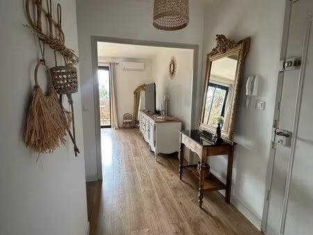 t3 70m² rénové – terrasse sans vis-à-vis + parking – bastia