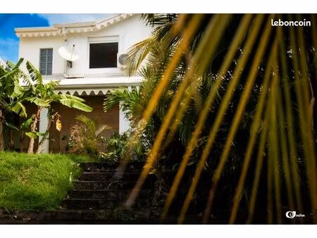 duplex lumineux avec terrasses – trois-îlets (emplacement idéal)