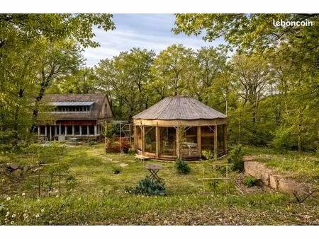propriété + cabane insolite + piscine + chalet + 6500m² terrain