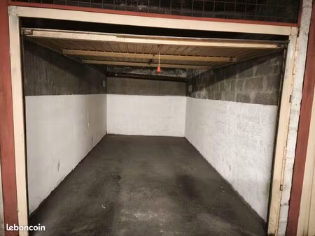 box fermé parking sécurisé