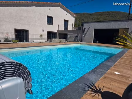 grande maison avec piscine