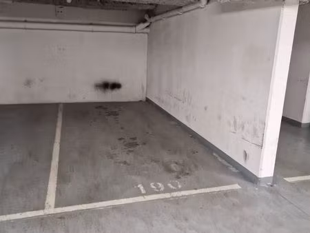 place de parking rue des étudiants