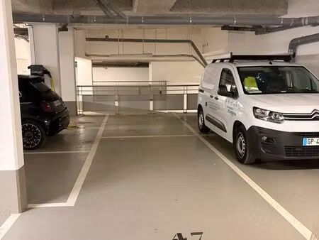 place parking saint cloud / marche des avelines