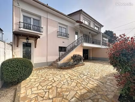 maison 6 pièces 172 m²