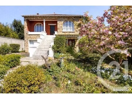 maison 6 pièces 140 m²