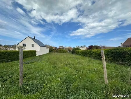 grand terrain constructible avec maison