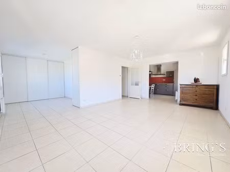 appartement 3 pièces 82 m²