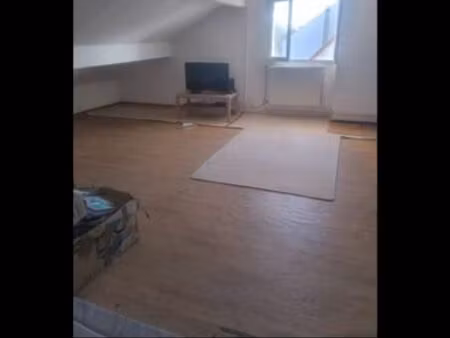 2 pieces alouer ds pavillon grenier amenager