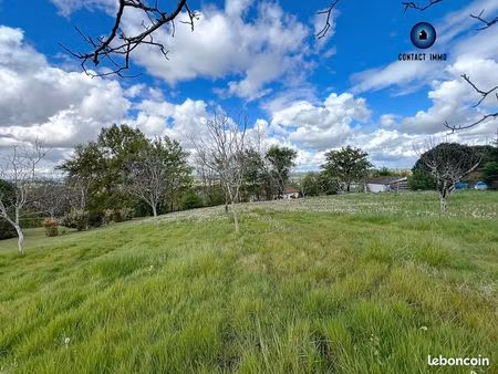 terrain 12890 m² larche