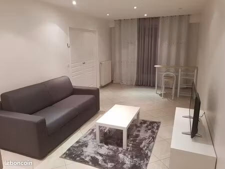 studio meublé 33 m2 balcon