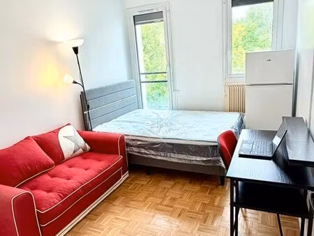 belle chambre meublée