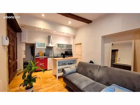 grand studio dans hôtel particulier dijon centre