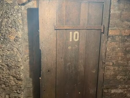 cave paris 8 - europe