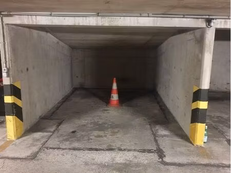 place parking auto moto à boulogne billancourt 92 - 12m²