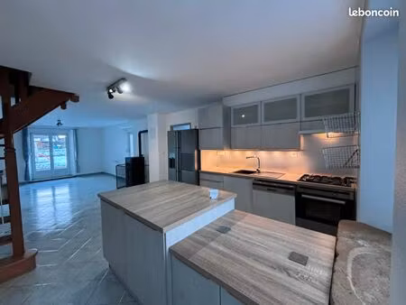 appartement t4  triplex avec terrasse et jardin