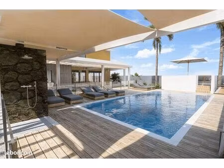 villa 7 pièces 353 m²