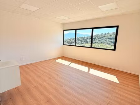 location cabinet professionnel 21 m² – ajaccio