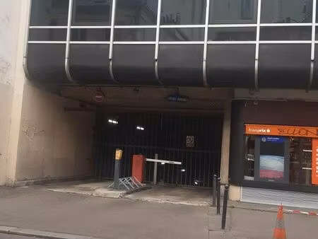 particulier loue places de parking 32 rue de paradis facile d acces