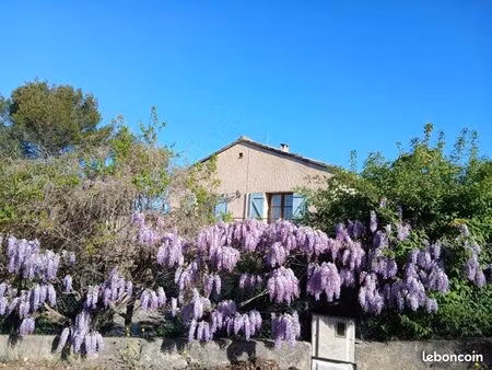 villa de 97 m2 environ + dépendances