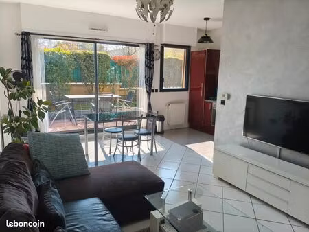 2 pièces avec jardin privatif et terrasse – résidence calme et sécurisée 2 parkings