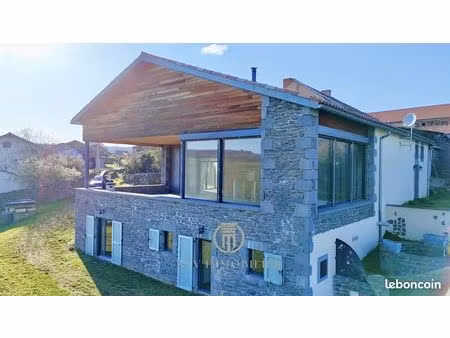maison 6 pièces 235 m²