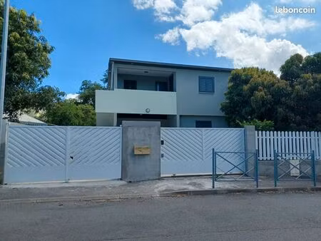 a louer t4 à 1550 et t5 à 2400 à etang saint paul