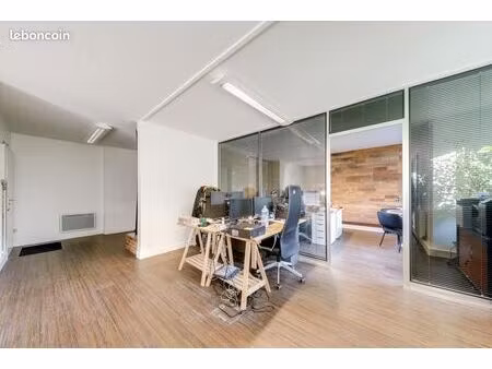 bureau 100 m²
