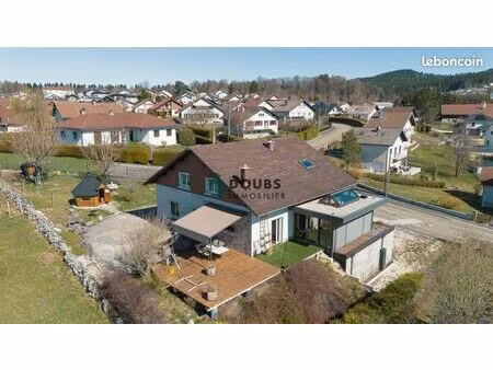 maison 7 pièces 195 m²