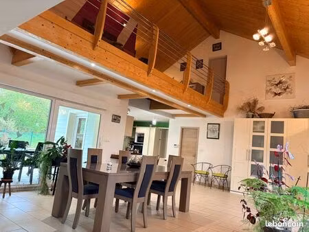 maison familiale 5 pièces au calme  en bord de forêt – terrain plat piscinable