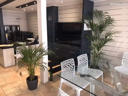 a louer – local commercial avec studio de fonction - 640 cc/mois