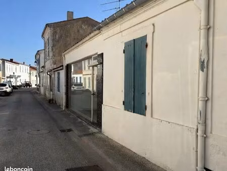 maison avec possibilité commerce