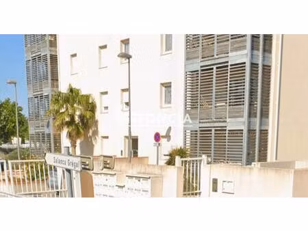 t2 en rez-de-chaussée avec grande terrasse – vendu loué – résidence calme