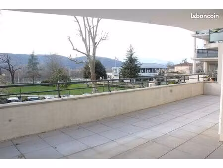 appartement de standing t4 – 103 m² . grande terrasse . ascenseur . vue dégagée