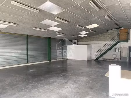 local industriel 385 m²