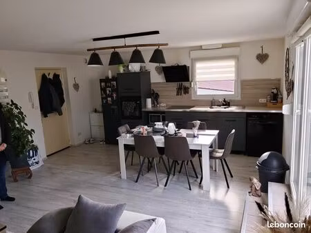 t3 de 75m2 + terrasse 20m2 roches les blamont