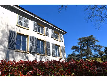 saint cyr au mont d'or - t3 de 89m²  à 10mn à pied du village  dans bâtisse du xixème