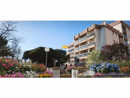 frejus plage studio coin nuit / parking