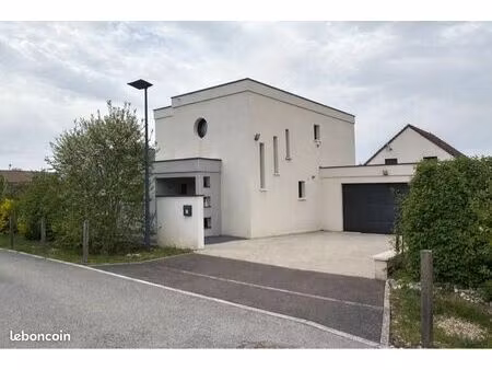 maison récente 2015 – 126 m² – 4 chambres – garage double – terrasse 60 m² – quartier calm